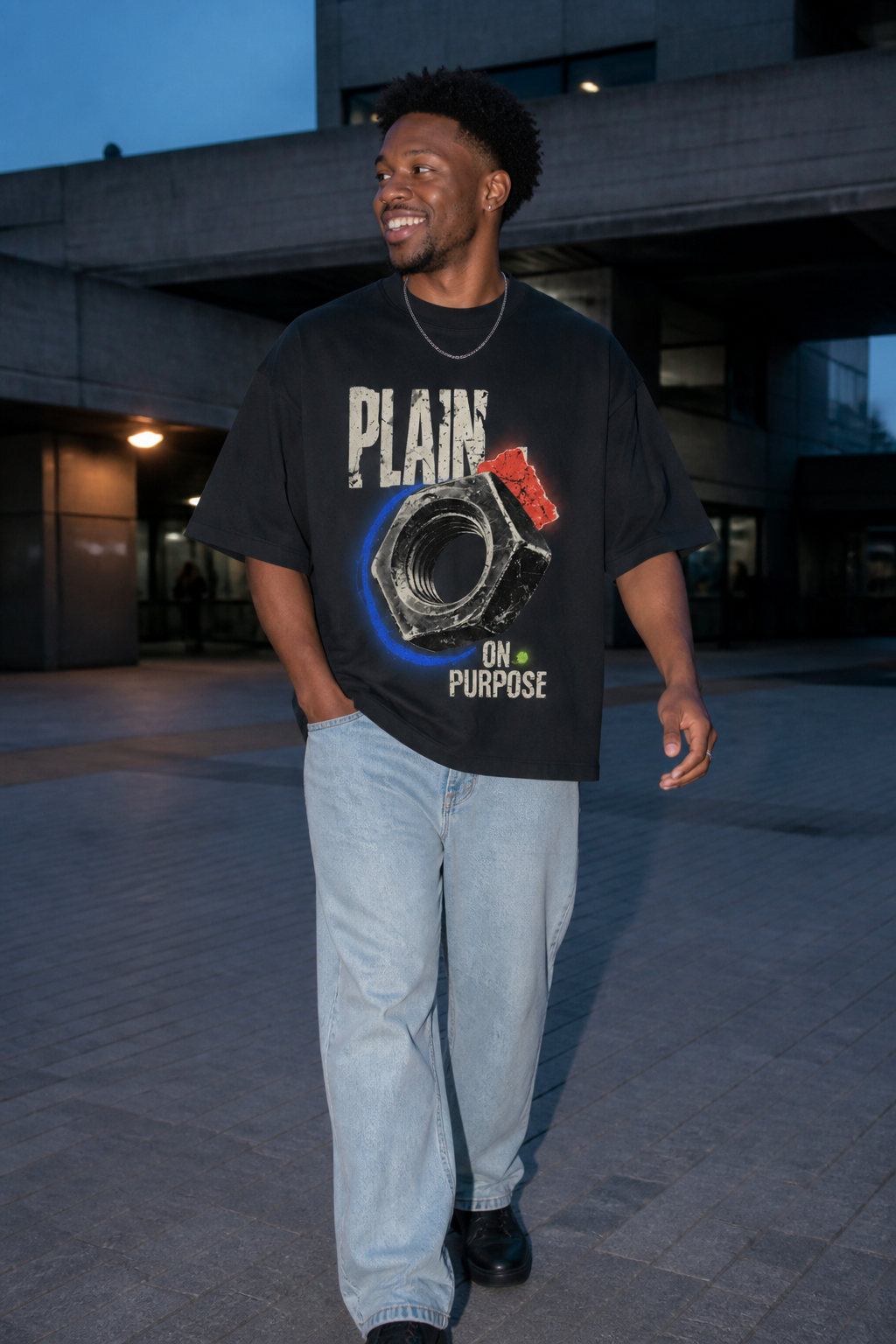 Model wearing the 3o1d PLAIN ON PURPOSE oversized T-shirt in Black, front graphic.
